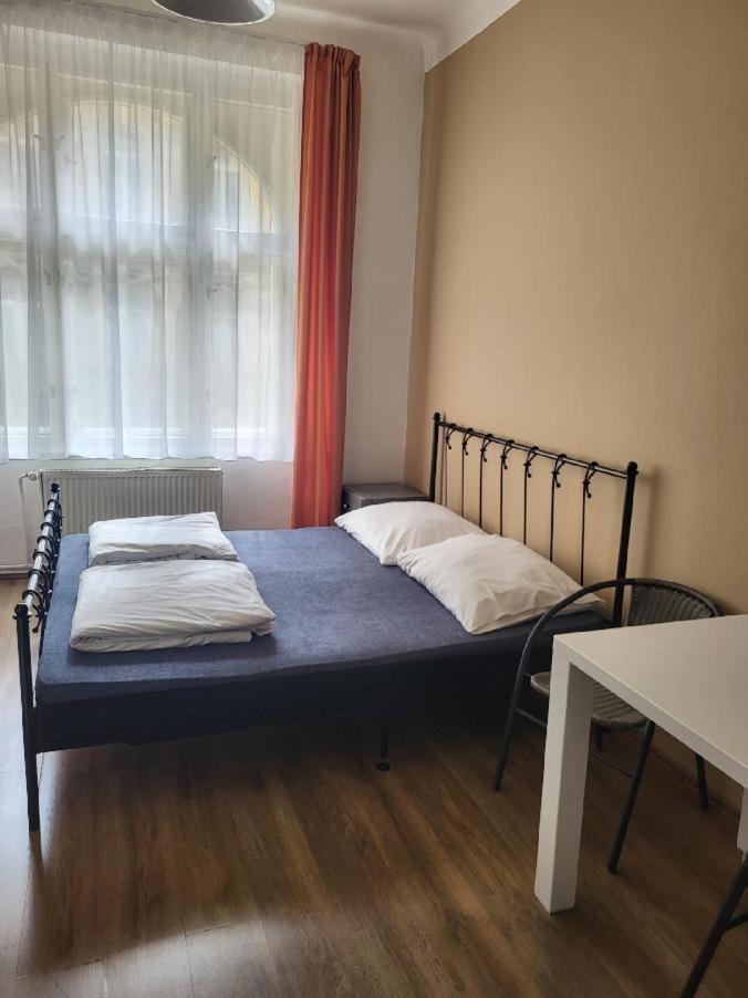 Pension Sunflower Prag Exterior foto