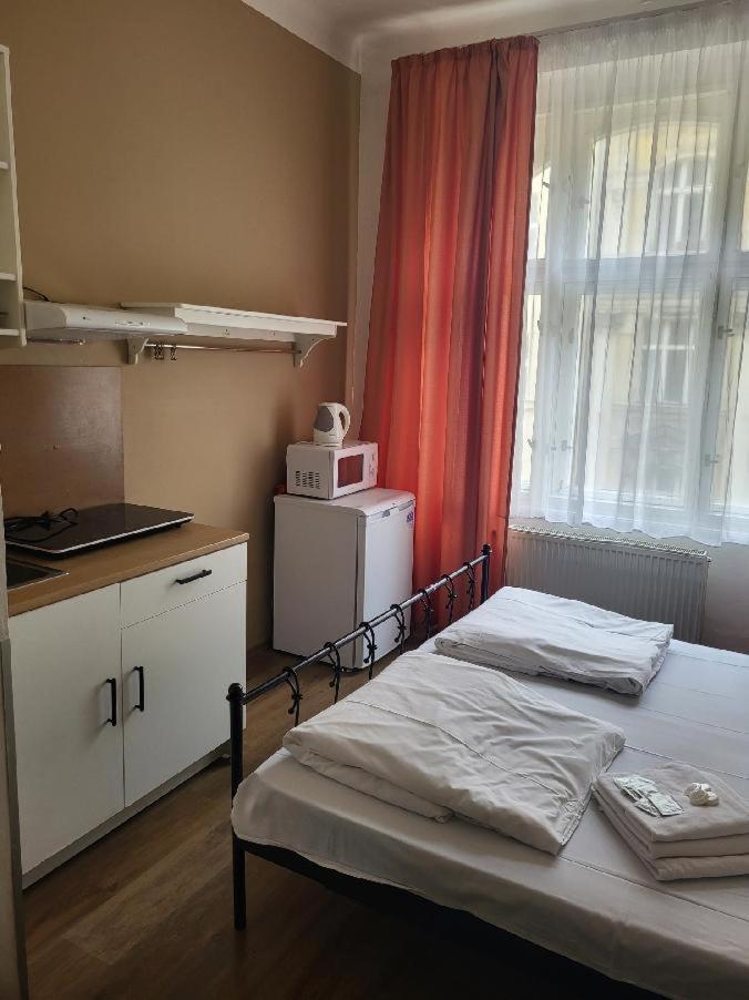 Pension Sunflower Prag Exterior foto